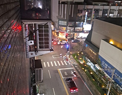 近西大路麥當勞,小北百貨交通便利. - Image 9