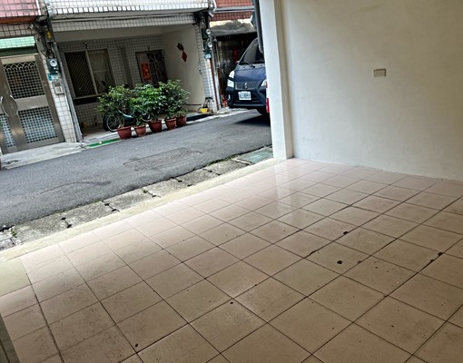 整棟住家|靜巷|門口可停車|交通方便|屋主直租隨時入住 - Image 1
