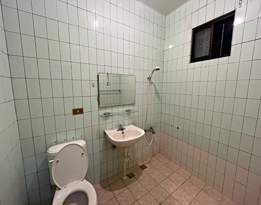整棟住家|靜巷|門口可停車|交通方便|屋主直租隨時入住 - Image 12