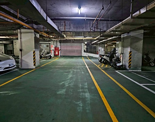 巨蛋商圈3房大平車(可寵物、租補)需公証 - Image 1