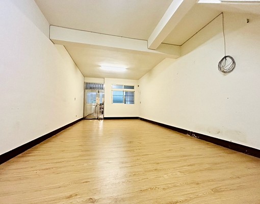 後埔透天1+2樓3樓又加蓋鐵皮屋況佳適合住辦 - Image 2