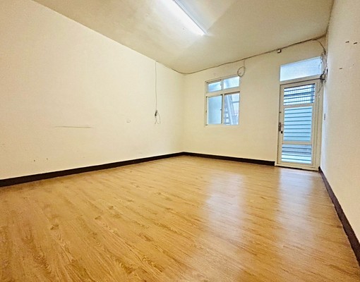 後埔透天1+2樓3樓又加蓋鐵皮屋況佳適合住辦 - Image 9