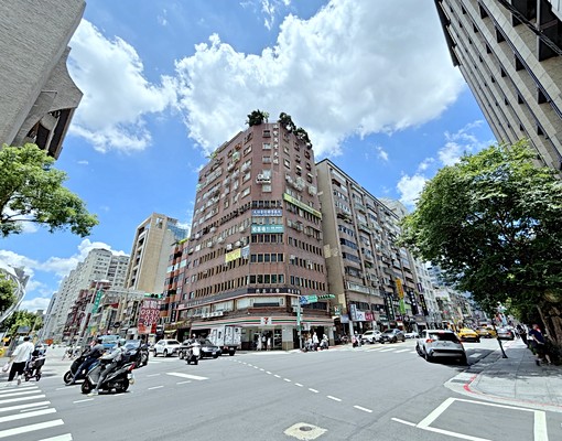 雙敦小巨蛋二房 - Image 1