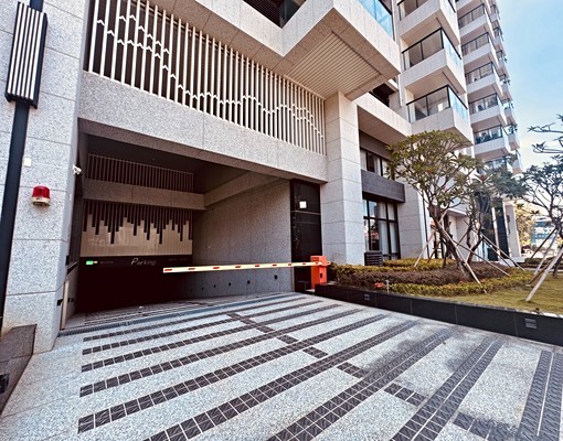 高雄大學｜藍田路｜採光輕屋齡邊間2+1房！含車含管 - Image 14