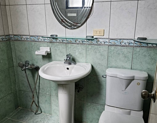 近黃昏市場,面寬大別墅 - Image 11