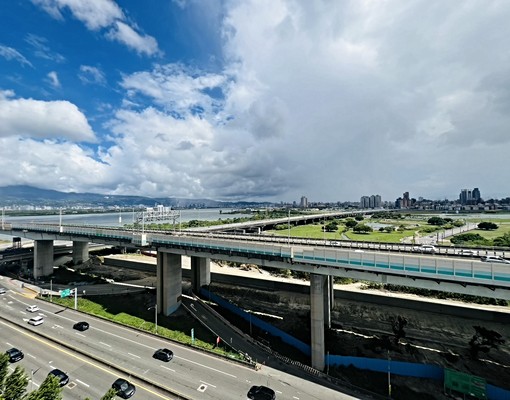 高樓層景觀第一排-房廳衛皆開窗-租金含車含管 - Image 12