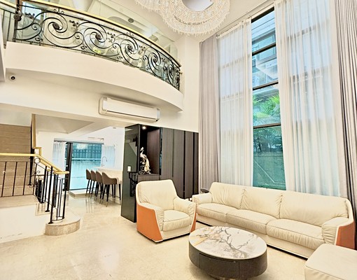 七期市政精銳溫莎超質感社區高檔裝修/挑高4房雙平車 - Image 1