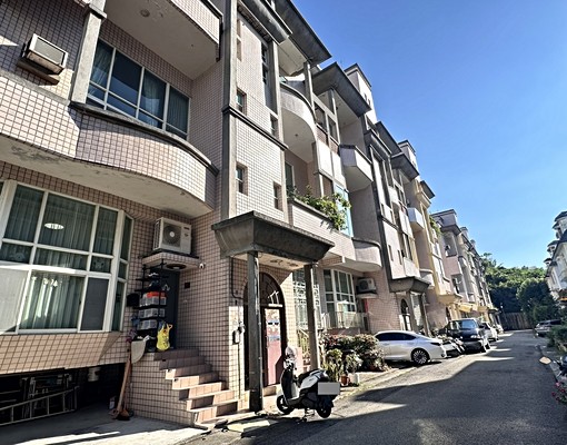 租-香山亞歷山大挑高大空間3房附停車 - Image 1