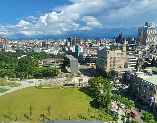 中正公園商圈~景觀陽台大套房.可寵.可租補 - Image 1