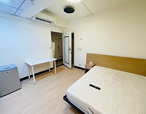 黃金地段🏘️雙捷運🔥變頻冷氣有掀床垃圾代收🌟生活機能強 - Image 1