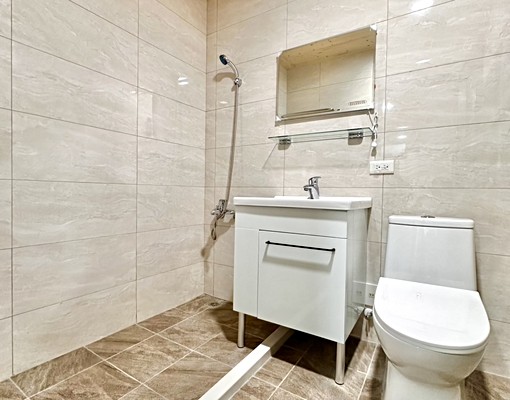 沙鹿近大雅😻可租補大套房😻其他電費房東出💯陽台獨洗曬 - Image 2