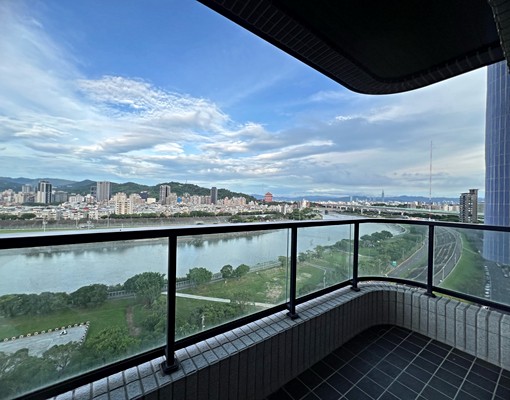 新屋首住、河景3房車、中山高、公園 - Image 4