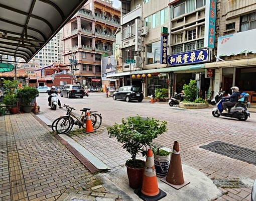 鳳山中山路/大東~大地坪金店面(租) - Image 2