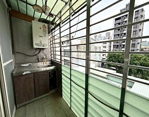 善導寺❗️獨洗曬/變頻冷氣/大衣櫃/採光好/包水網路 - Image 12