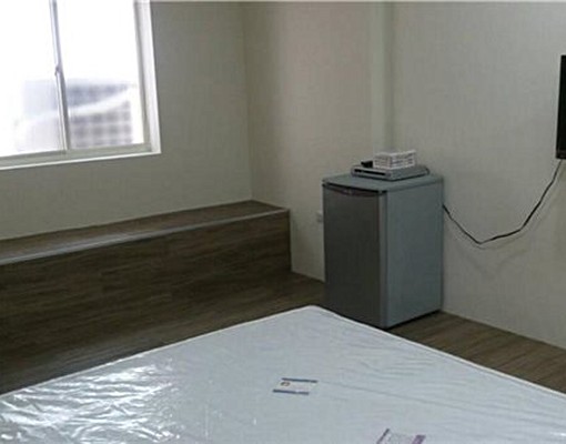 近捷運七張【超值租案】採光優★限女性★建國商圈 - Image 2