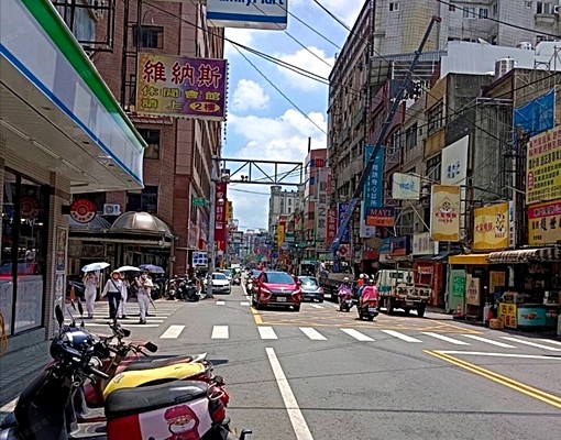 限女生近火車站獨洗 - Image 1