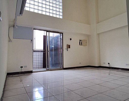 屋主自租天津北平商圈|曉明女中、立人國小|電梯五房平車樓中樓 - Image 1