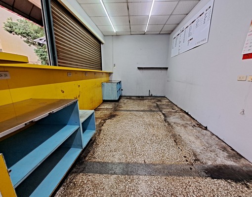 果貿1+2樓店面出租~可租補 - Image 2