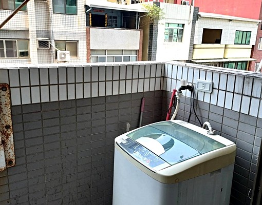 雄中獨立套房有陽台洗衣機-禁菸禁寵.可租補 - Image 8