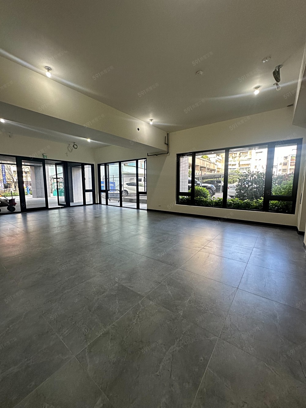 一樓店鋪空間採光