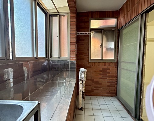 新竹市經國路住店有車位~空間大適百業 - Image 13