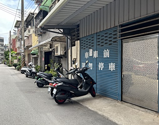 超佛心電一度4元*中正路優質陽台溫馨大套房*採光優*空間超大 - Image 13