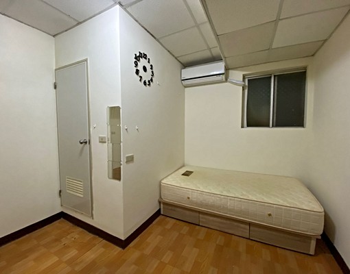 政大學區新光路套房 - Image 1