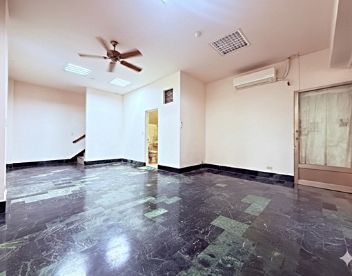 福華大飯店1+2樓店 - Image 1