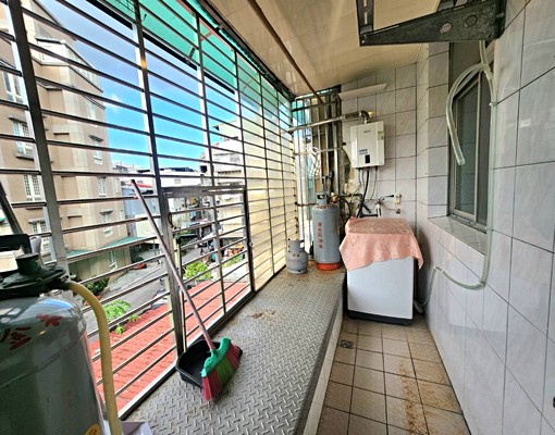 東榮街公寓三樓~屋況乾淨~家庭佳 - Image 15