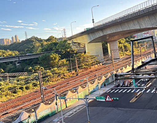兩房兩衛浴,可當公司宿舍套房廚房近聯合報和汐科遠東園區 - Image 1