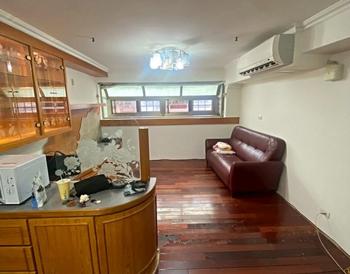 中平路精美大3房 - Image 1