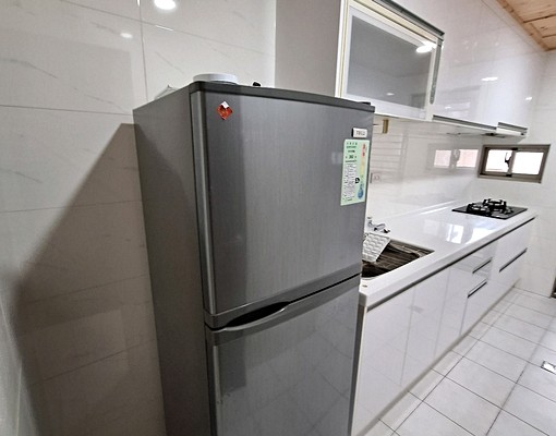 近近明德路。电梯新住宅1房1廳1廚大陽台可煮食。代收垃圾 - Image 7