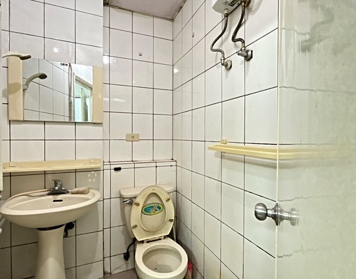 黎明路電梯套房含水網路第四台水200電5/夏季6元多間可選 - Image 3