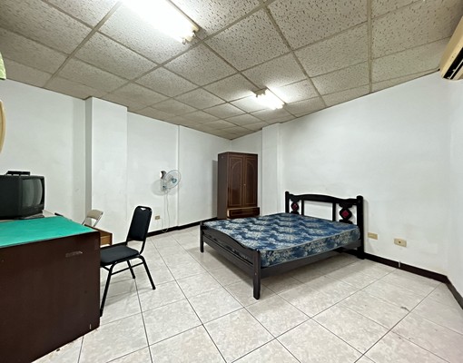 黎明路電梯套房含水網路第四台水200電5/夏季6元多間可選 - Image 2