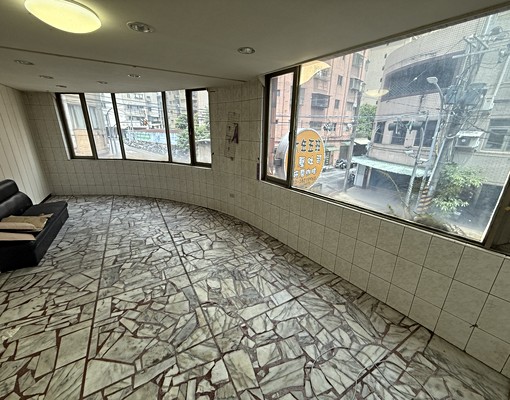 永慶三峽大義店劉宣蘭~大仁路二樓出租大空間 - Image 2