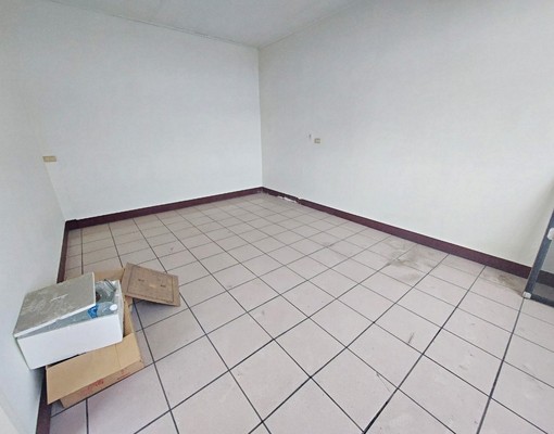 有巢瑋珊🐰出租-竹南光復路雙面臨路黃金店面整棟透天 - Image 4