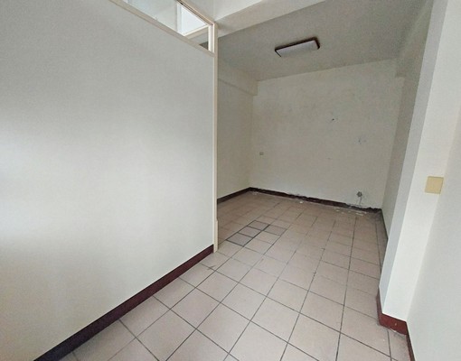 有巢瑋珊🐰出租-竹南光復路雙面臨路黃金店面整棟透天 - Image 6