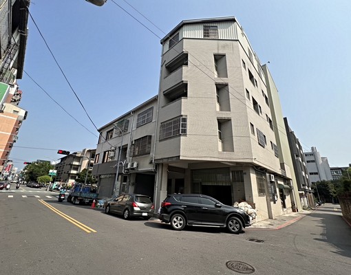 中醫一中商圈💫可租補💫美套房+機車位 - Image 8