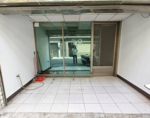 近新興國中/新整理透天5房住家/住辦 - Image 12