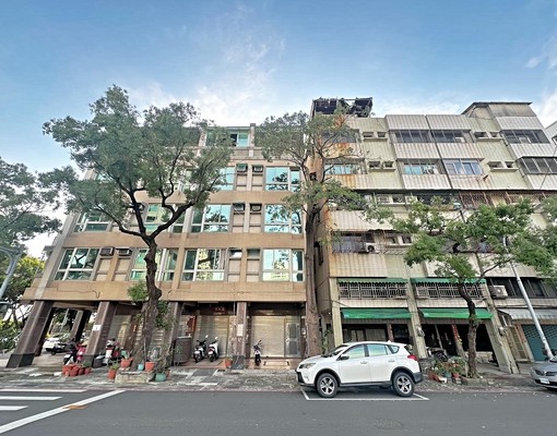 租⭐輕軌C9旅運中心站｜亞灣漢神商圈可店可住 - Image 1