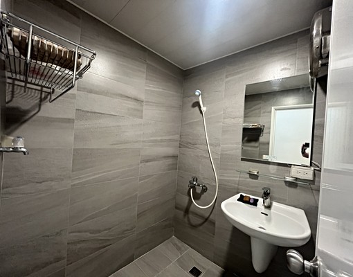 高雄站前廣場翻新套房 - Image 2