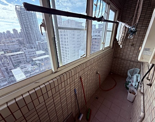近鼎中商圈、天天興市場/陽台進出/4房兩衛浴/可租補 - Image 12