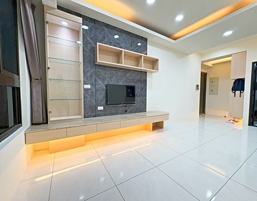 便宜出租喔~~🔴新美館🔴超值2房車 - Image 1