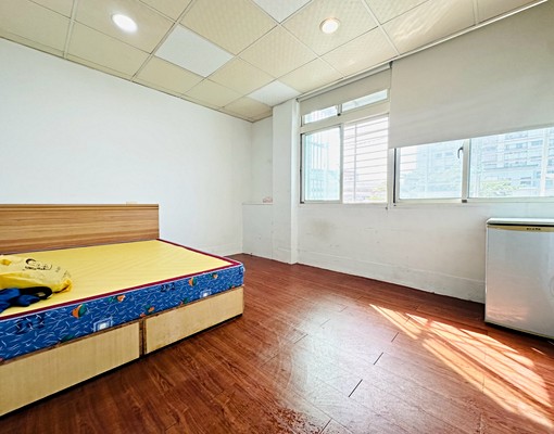 新埔站一分鐘/女性專屬/窗台曬衣/變頻冷氣 - Image 1