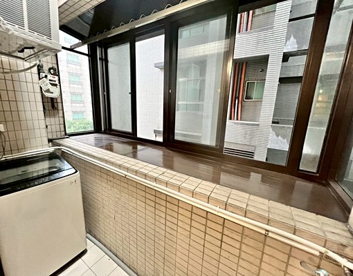 捷運中山國中晴光商圈陽台機能套房 - Image 8