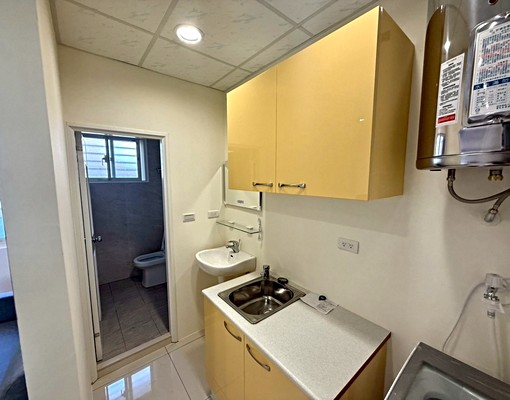 亞東醫院/可報稅租補入籍可寵/全新裝潢正兩房/採光通風家具齊 - Image 6