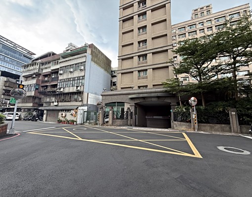【內科x江南街】★優質社區B1室內停車位★ - Image 4