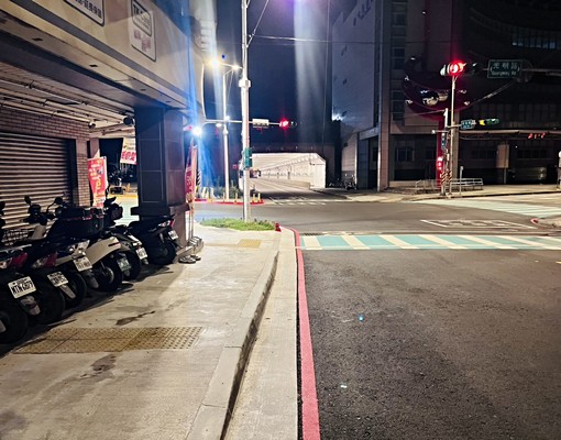 🔥稀有A級低樓層套房🔥火車站走路不用2分鐘‼️‼️ - Image 1