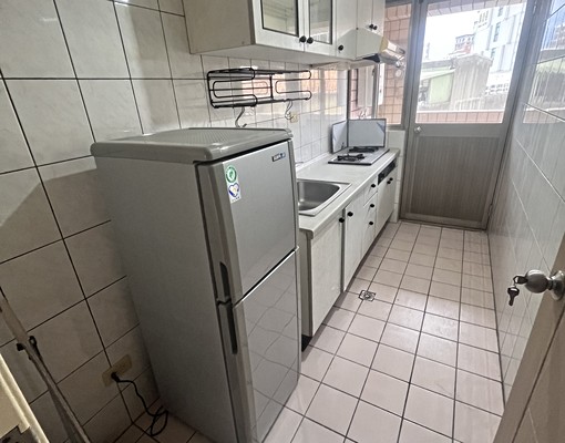 中原商圈大潤發車站華夏電梯三房可補助 - Image 1