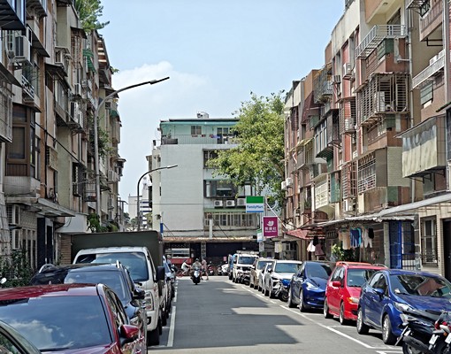 民生社區乾淨3房新東街附家具 - Image 3